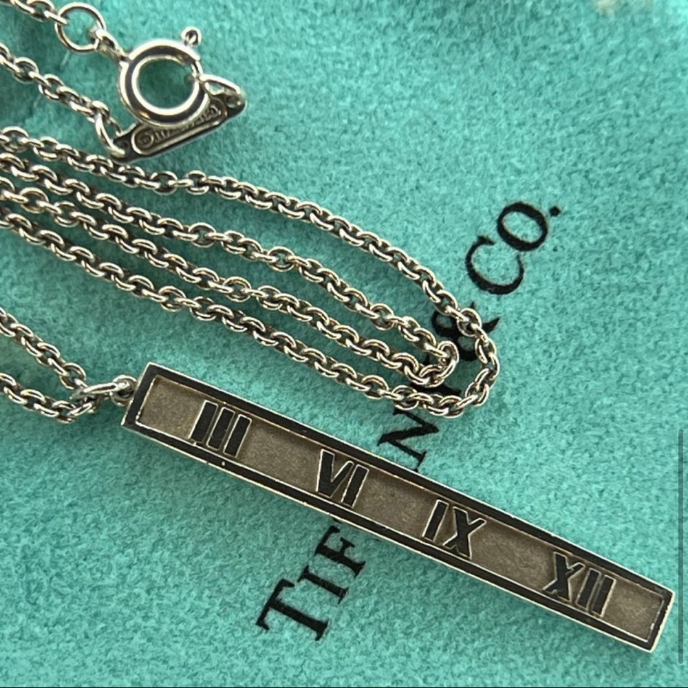 Tiffany & Co Atlas Thin Bar Necklace Pendant Necklace 16"